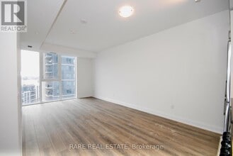 20 Gatineau Dr in Vaughan, ON - Building Photo - Building Photo