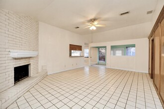 15015 Ringfield Dr in Houston, TX - Building Photo - Building Photo