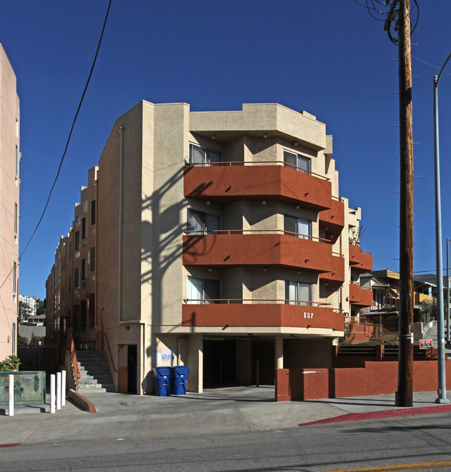 807 N Bunker Hill Ave in Los Angeles, CA - Building Photo - Building Photo