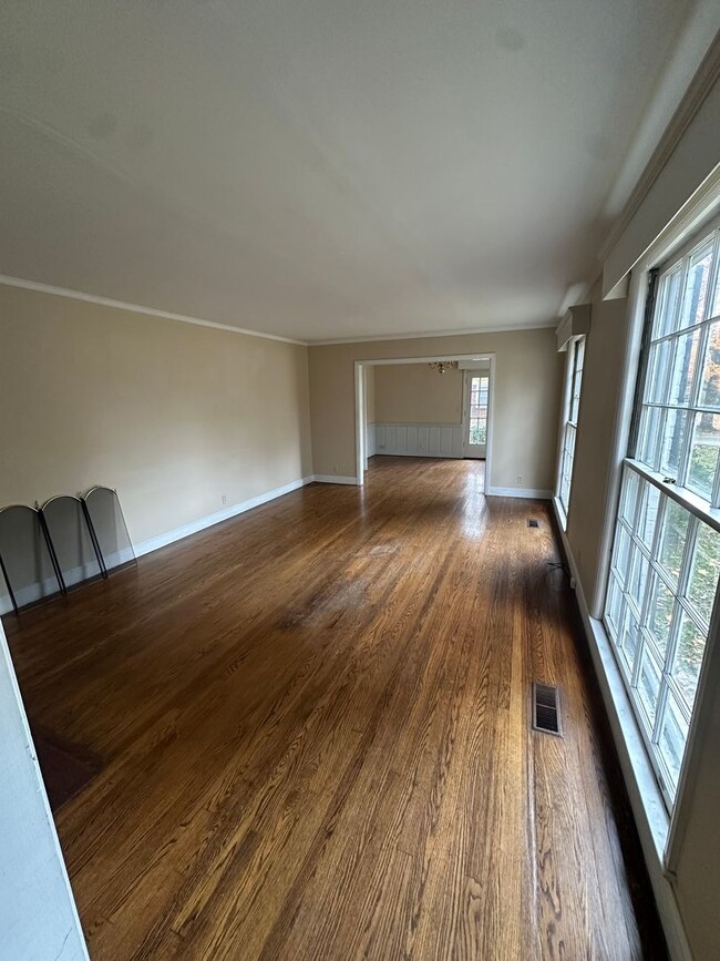 2316 Abbott Martin Rd in Nashville, TN - Foto de edificio - Building Photo