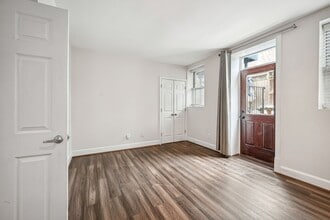 303 C St SE-Unit -Unit A in Washington, DC - Building Photo - Building Photo