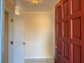 13819 Piping Rock Ln in Houston, TX - Building Photo - Building Photo