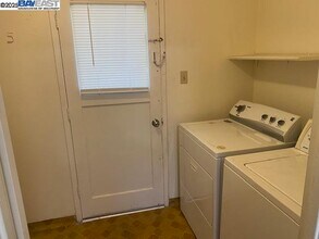 37235 Cedar Blvd in Newark, CA - Building Photo - Building Photo