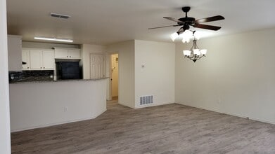 3104 111th St in Lubbock, TX - Building Photo - Building Photo