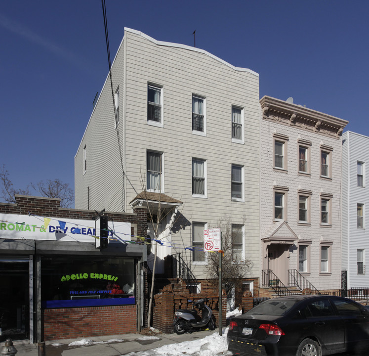 157 Calyer St in Brooklyn, NY - Building Photo