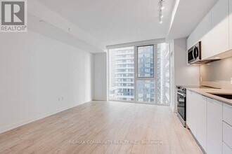 357 King St W in Toronto, ON - Building Photo - Building Photo