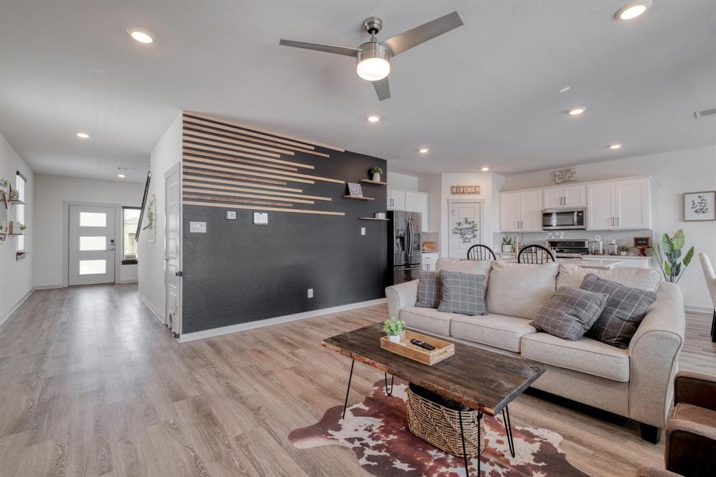 439 Wilshire Rd in San Marcos, TX - Building Photo