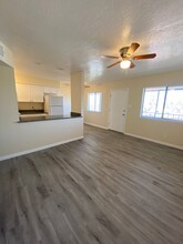 CRESTWOOD APARTMENTS in Albuquerque, NM - Building Photo - Interior Photo