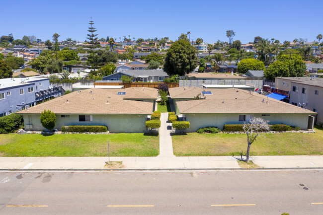 3424-3434 Monroe St in Carlsbad, CA - Building Photo - Building Photo