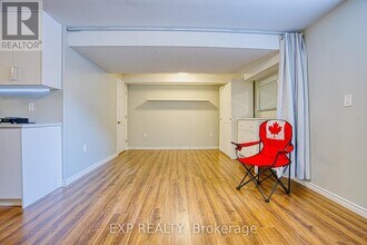 52 Dartmouth Gate in Hamilton, ON - Building Photo - Building Photo