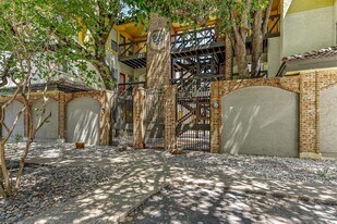 806 W 24th St in Austin, TX - Building Photo