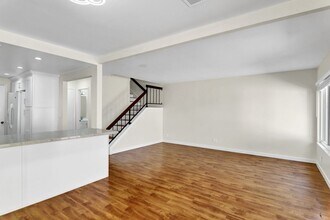 19102 Sloop Cir in Huntington Beach, CA - Building Photo - Building Photo