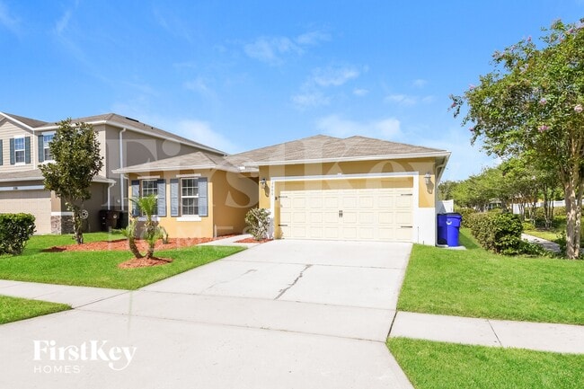 2000 Remembrance Ave in St. Cloud, FL - Building Photo - Building Photo