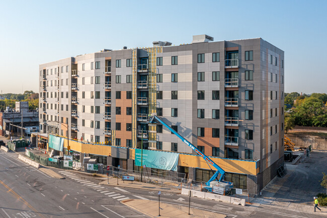 Jefferson Park Apartments in Chicago, IL - Building Photo - Building Photo