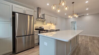 53 W Eagle St in Boston, MA - Building Photo - Building Photo