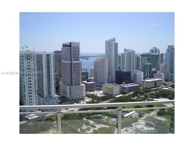 90 SW 3rd St, Unit 4411 in Miami, FL - Foto de edificio - Building Photo