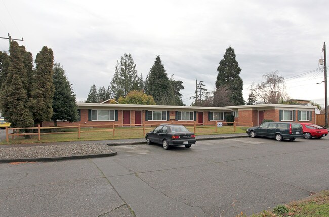 Corral Court Apartments in Seattle, WA - Building Photo - Building Photo