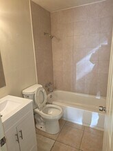 5615 7th St Ct E in Bradenton, FL - Building Photo - Building Photo