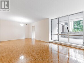 4001 Bayview Ave in Toronto, ON - Building Photo - Building Photo