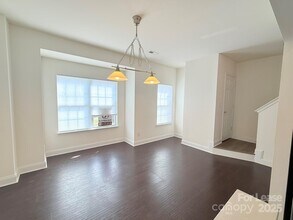 9858 Treeside Ln in Matthews, NC - Building Photo - Building Photo