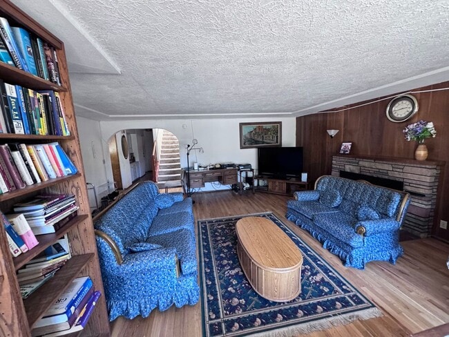 1124 Woodside Dr in Eugene, OR - Building Photo - Building Photo