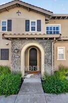 3273 Central Pkwy in Dublin, CA - Building Photo