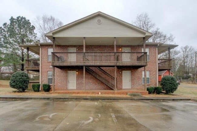 property at 1640 Golf Club Ln