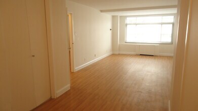 2401 H St NW, Unit #709 in Washington, DC - Building Photo - Building Photo