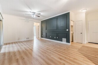 10108 Courtney Oaks Cir in Tampa, FL - Building Photo - Building Photo