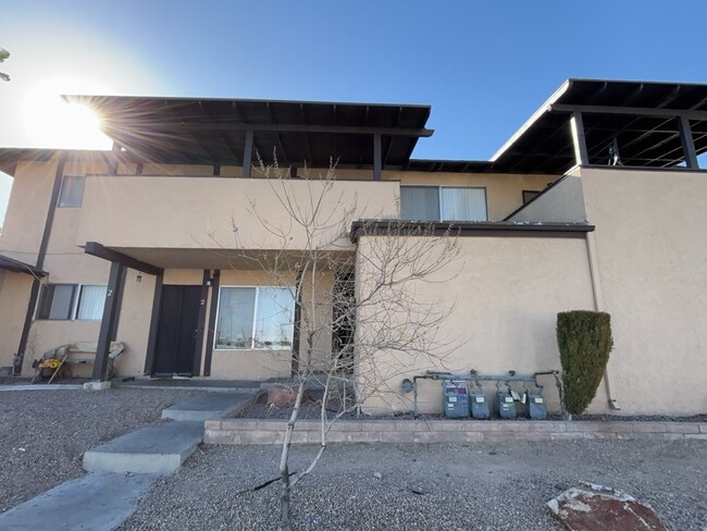 2657 McLeod Dr in Las Vegas, NV - Building Photo - Building Photo