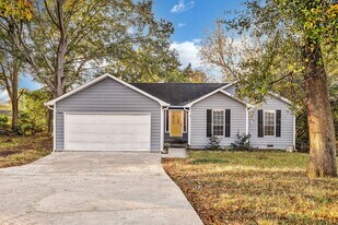 3699 Ashbill Ct in Rex, GA - Building Photo