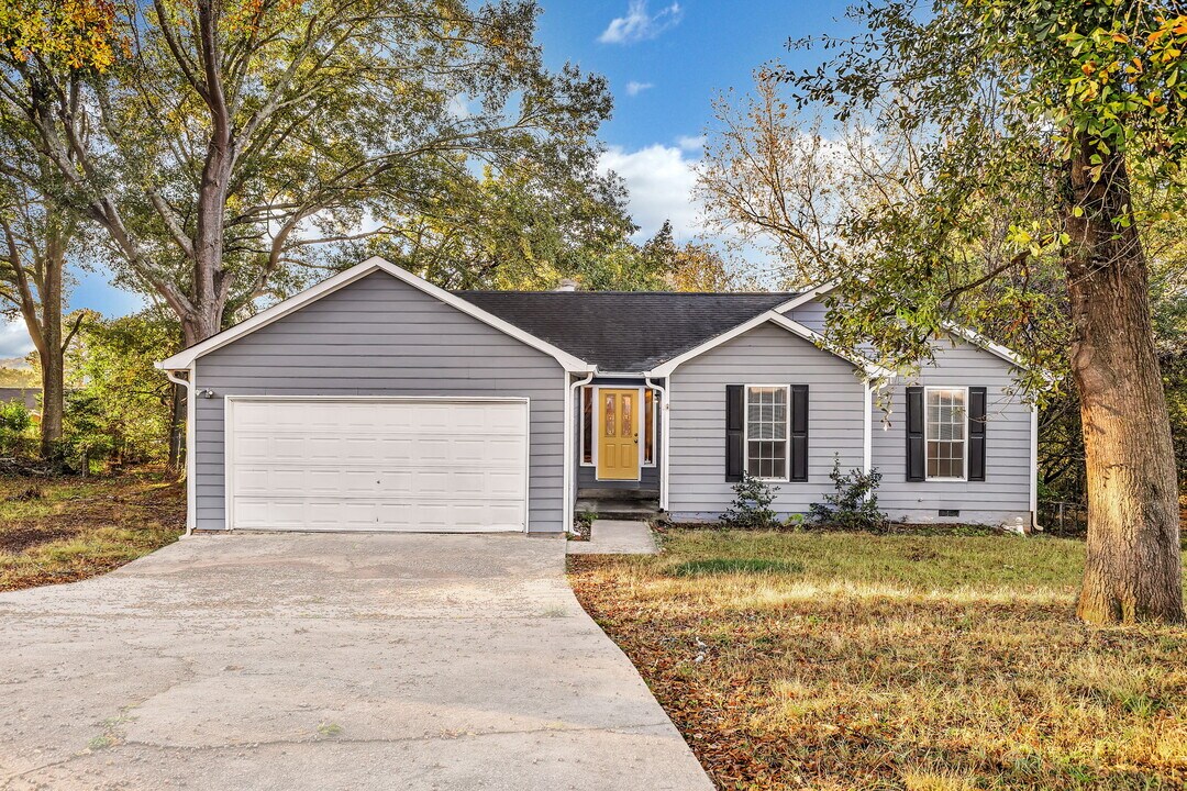 3699 Ashbill Ct in Rex, GA - Building Photo