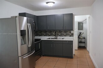 19300 NW 47th Ave in Miami Gardens, FL - Building Photo - Building Photo