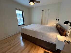 802 Heivly St in Decorah, IA - Building Photo - Building Photo