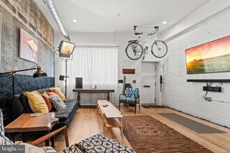2730 W Oxford St in Philadelphia, PA - Building Photo - Building Photo