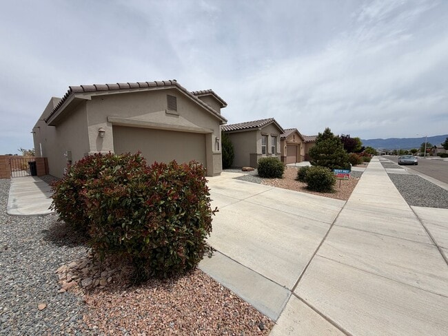 6115 Goldenseal Pl NW in Albuquerque, NM - Building Photo - Building Photo