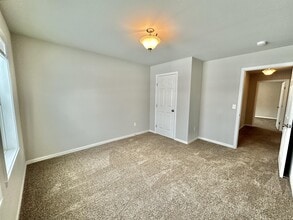 2240 James Kelly Ln in Beloit, WI - Building Photo - Building Photo