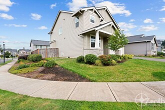 8631 N Wright St in Camas, WA - Building Photo - Building Photo