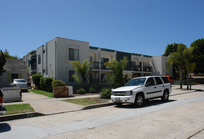 1735 Reed Ave in San Diego, CA - Building Photo - Building Photo