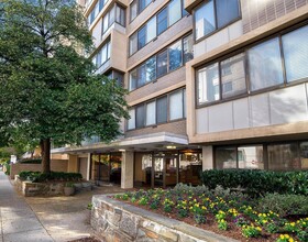522 21st St NW, Unit 211 in Washington, DC - Foto de edificio - Building Photo