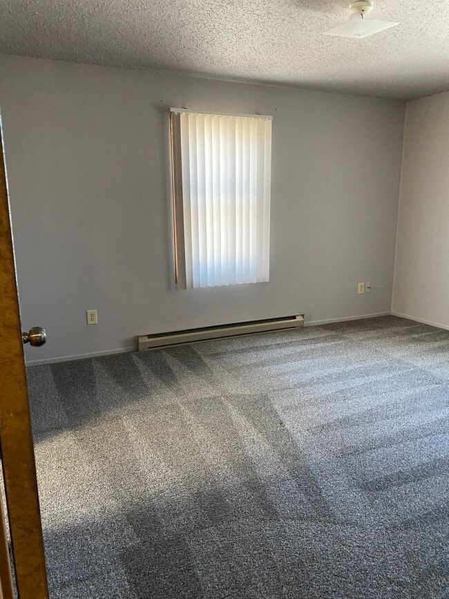 428 8th St SE in Dickinson, ND - Building Photo - Building Photo