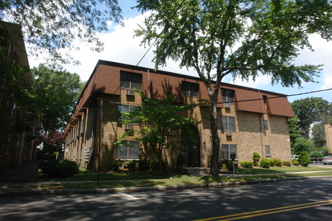 Bedford Apartments in Linden, NJ - Building Photo - Building Photo