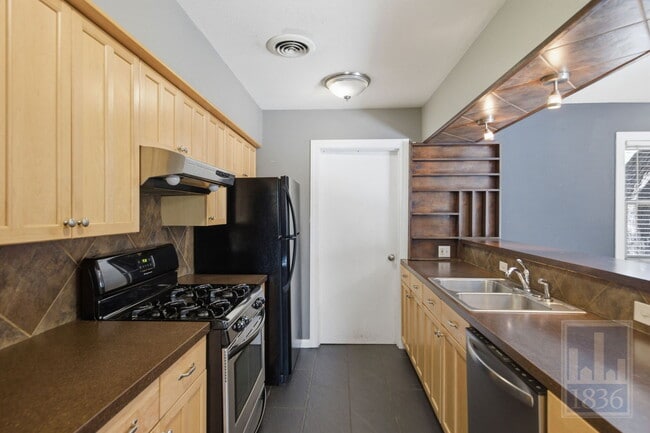 2416 S 5th St in Austin, TX - Building Photo - Building Photo