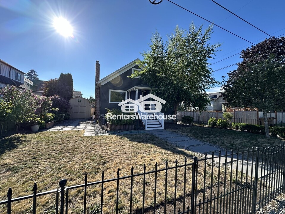 3410 N Monroe St in Tacoma, WA - Building Photo