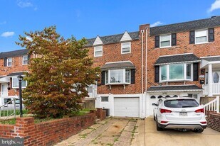 12424 Dunks Ferry Rd in Philadelphia, PA - Building Photo