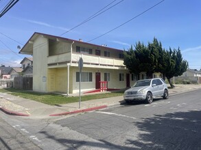 2100 Pine Ave in San Pablo, CA - Building Photo - Building Photo