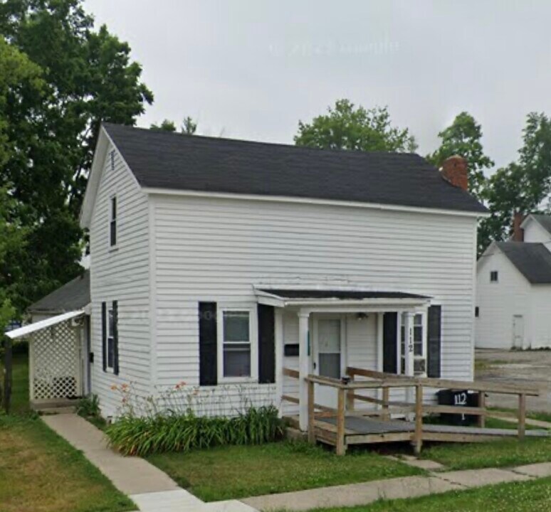 112 E Young St, Unit APT 1 in Clio, MI - Building Photo