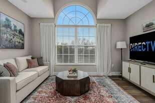 475 Oak St in Columbus, OH - Building Photo