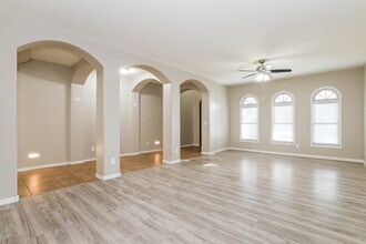 4132 W Lydia Ln in Phoenix, AZ - Foto de edificio - Building Photo