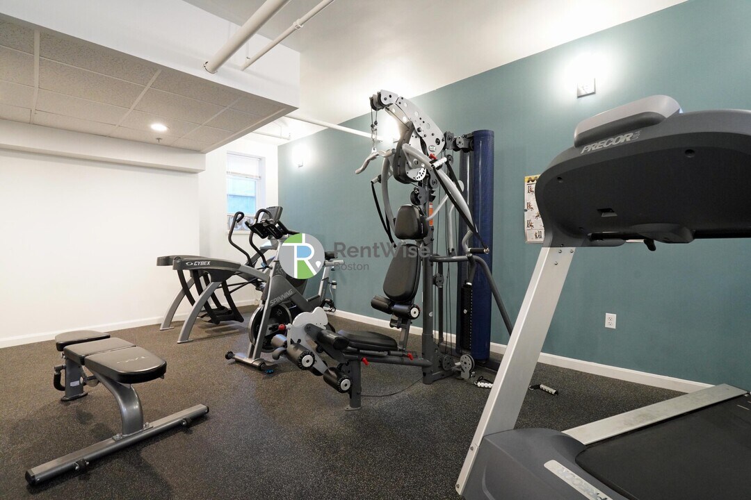 42 Strathmore Rd in Boston, MA - Building Photo